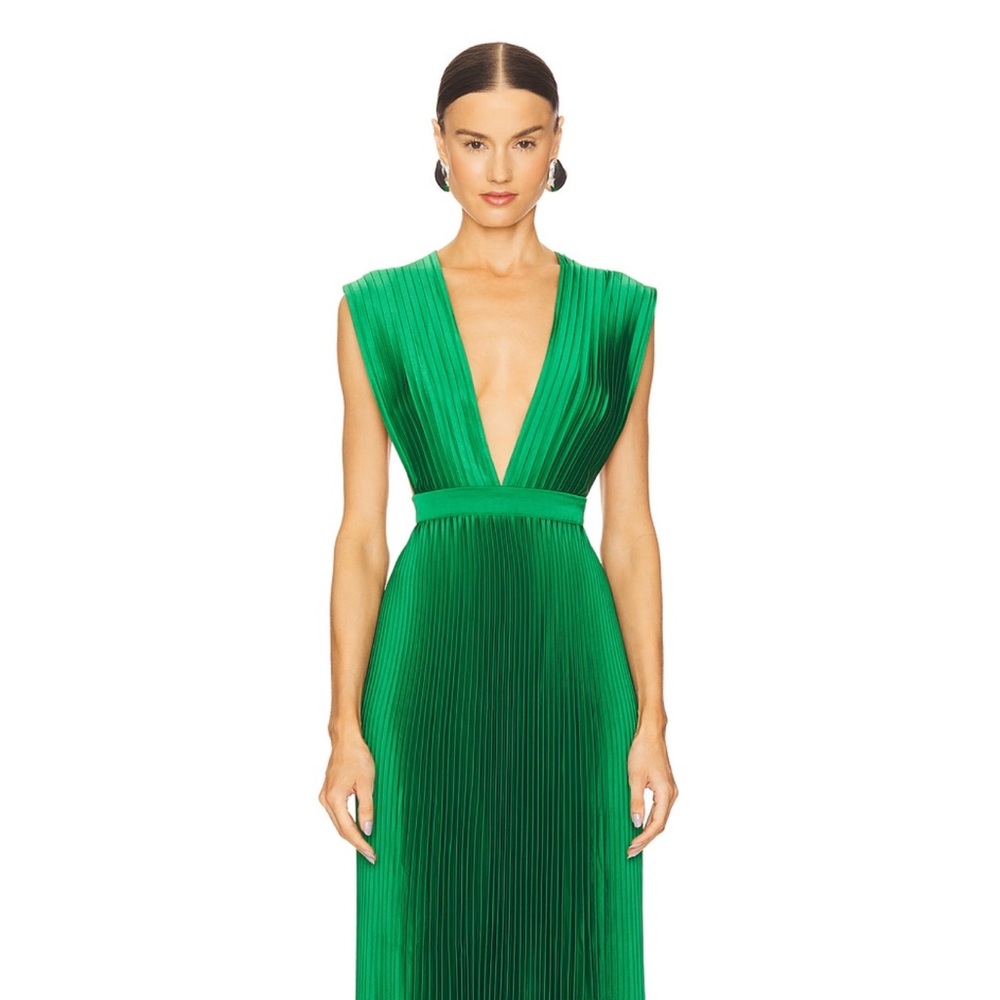 L’Idee Gala Midi Dress Sleek Emerald Plunge Midi Dress with Pleated Silhouette